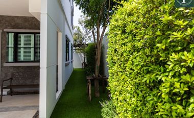 A cozy 2 bedrooms 3 bathrooms townhouse for rent and sale at Indy 5 Bangna, close by Mega Bangna