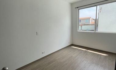 ELEGANTE Y MODERNA CASA