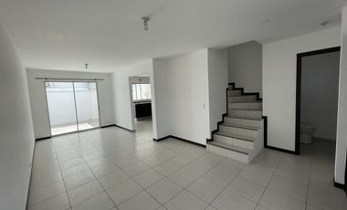 ELEGANTE Y MODERNA CASA