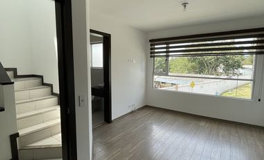 ELEGANTE Y MODERNA CASA