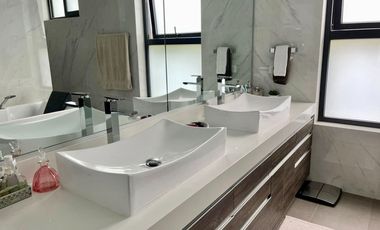 Venta impresionante residencia, a todo lujo. Casuarinas, Surco. la mejor zona de Surco. PARECE ESTRENO