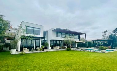 Venta impresionante residencia, a todo lujo. Casuarinas, Surco. la mejor zona de Surco. PARECE ESTRENO