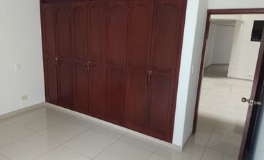 VENDO APARTAMENTO EDIFICIO LAVERDY  BARRIO SANTA ANITA CALI