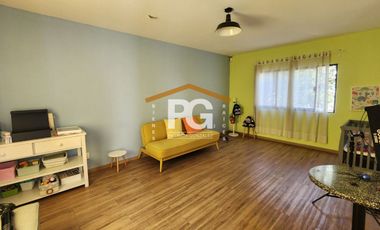 Del Valle Casa con uso de suelo en Venta
