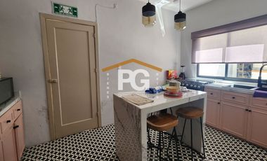 Del Valle Casa con uso de suelo en Venta