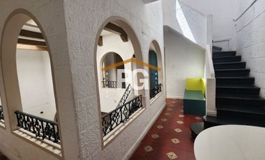 Del Valle Casa con uso de suelo en Venta