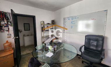 Del Valle Casa con uso de suelo en Venta