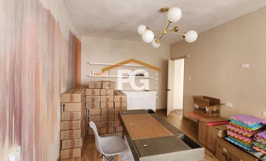 Del Valle Casa con uso de suelo en Venta