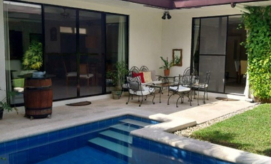 3-Bedroom House w/ Pool for Sale in Merville Park, Parañaque City