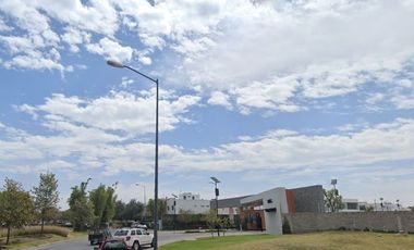 REMATO AMPLIA CASA EN UNA DE LAS MEJORES ZONAS DE ZAPOPAN, JALISCO!!