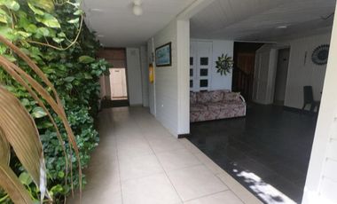 SE ALQUILAN HABITACIONES POR NOCHE DE ACOMODACION DE PAREJA Y ACOMODACION MULTIPLE, EXCELNTE UBICACION