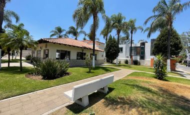 CASA EN COTO JUNTO A AREA VERDE, HACIENDA REAL