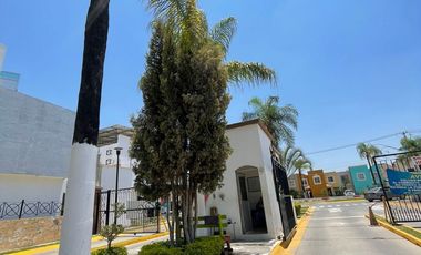 CASA EN COTO JUNTO A AREA VERDE, HACIENDA REAL