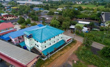 3-storey apartment building for sale, total 28 rooms, 134 square meters, Soi Thetsaban 3, Sam Khok District, near Pathum Thani-Sam Khok Road and Lotus Sam Khok Distribution Center!!