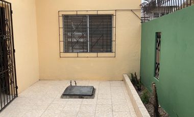 Alborada 5etapa, Casa una planta, esquinera con suite independiente (J Luna)