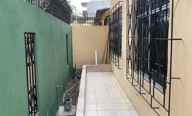 Alborada 5etapa, Casa una planta, esquinera con suite independiente (J Luna)