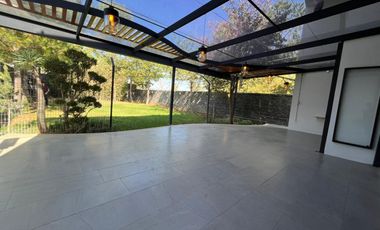 CASA EN RENTA EN EL BOSQUE COUNTRY CLUB DE 4 RECAMARAS, UNA EN PLANTA BAJA,-  CON FOTOCELDAS