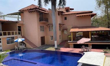 Ixtapa Casa Grande En Venta 8 Recamaras Alberca Garage Para 6 Autos