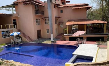 Ixtapa Casa Grande En Venta 8 Recamaras Alberca Garage Para 6 Autos