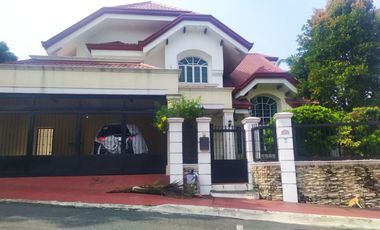 Elegant Tropical House and Lot For Sale with Basement and Attic in Marikina with 11 Bedroom and 11 Toilet and Bath PH2436