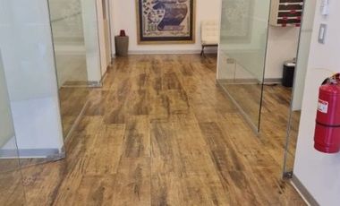 OFICINA IMPLEMENTADA EN VENTA DE 143M2 EN EL PISO 11 CON VISTA A PATIO SANTIAGO DE SURCO