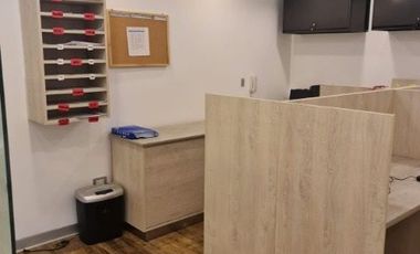 OFICINA IMPLEMENTADA EN VENTA DE 143M2 EN EL PISO 11 CON VISTA A PATIO SANTIAGO DE SURCO