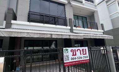 The Best Price! Baan Klang Muang Suksawat Townhome, 3 stories, fully furnished 20 sq wah., next to the main road, BTS station