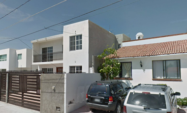 casa en venta en juriquilla cerca de UVM y parque bicentenario