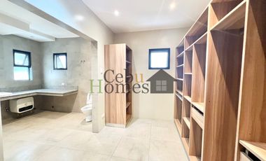 Four Bedroom House with Pool in Maria Luisa for Rent