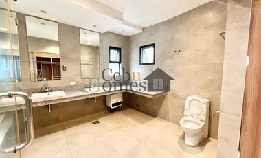 Four Bedroom House with Pool in Maria Luisa for Rent