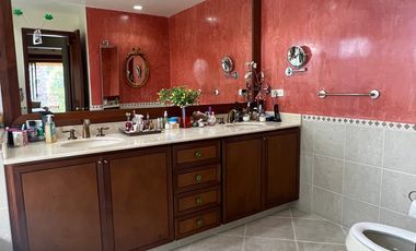 Casa en venta la calera poblado medellin.