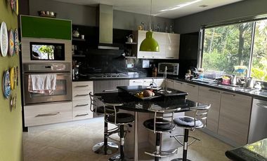 Casa en venta la calera poblado medellin.