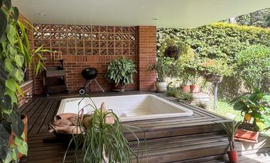 Casa en venta la calera poblado medellin.