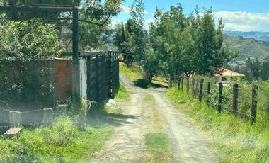 Terreno en venta 4.000m2 % en 3 lotes residencial y privado sector Iglesia de Challuabamba