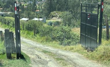 Terreno en venta 4.000m2 % en 3 lotes residencial y privado sector Iglesia de Challuabamba