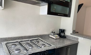 Habitación amueblada con servicios incluidos en planta baja