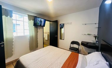 Habitación amueblada con servicios incluidos en planta baja