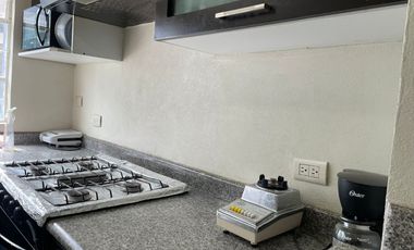 Habitación amueblada con servicios incluidos en planta baja