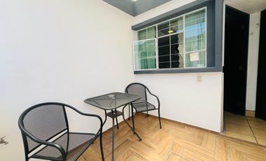 Habitación amueblada con servicios incluidos en planta baja