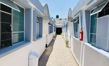 Habitación amueblada con servicios incluidos en planta baja