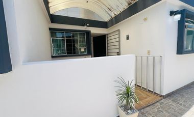 Habitación amueblada con servicios incluidos en planta baja