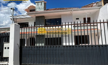 2 Casas De Venta En Baños, Cuenca - Ecuador