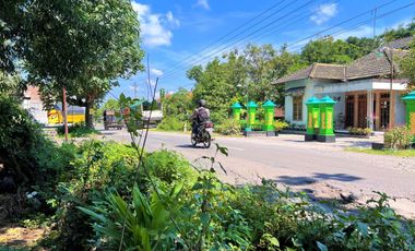 Rumah Strategis Tepi Jl Raya Batujamus – Jambangan
