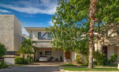 Casa amueblada en venta, Los Canales Residencia, Cancún Quintana Roo.