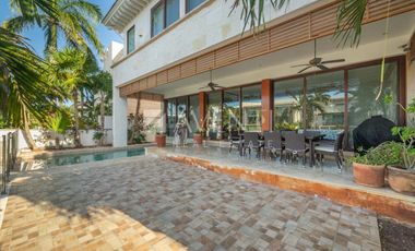 Casa amueblada en venta, Los Canales Residencia, Cancún Quintana Roo.