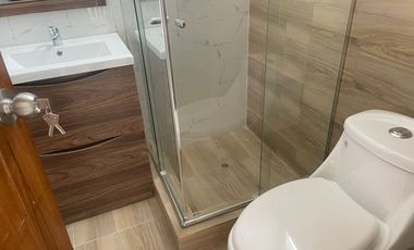 VENTA DE CASA EN ESTRENO DE TRES PISOS EN LA ENTRADA DE LA URB. MONTEBELLO