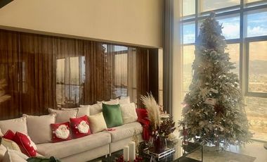 Vía Dorada: Penthouse de Lujo amueblado con Vistas Inigualables