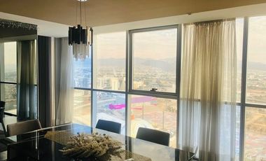 Vía Dorada: Penthouse de Lujo amueblado con Vistas Inigualables