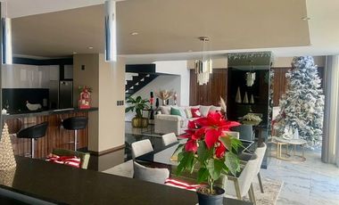 Vía Dorada: Penthouse de Lujo amueblado con Vistas Inigualables