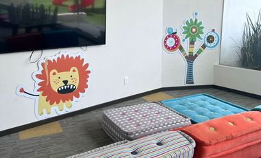 Vía Dorada: Penthouse de Lujo amueblado con Vistas Inigualables